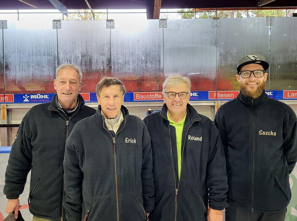 Martin Heß, Erich Kuhn, Roland Marx, Sascha Wagner | © 2022 | KSV Baunatal e.V. | Eissport Martin Heß, Erich Kuhn, Roland Marx, Sascha Wagner | © 2022 | KSV Baunatal e.V. | Eissport