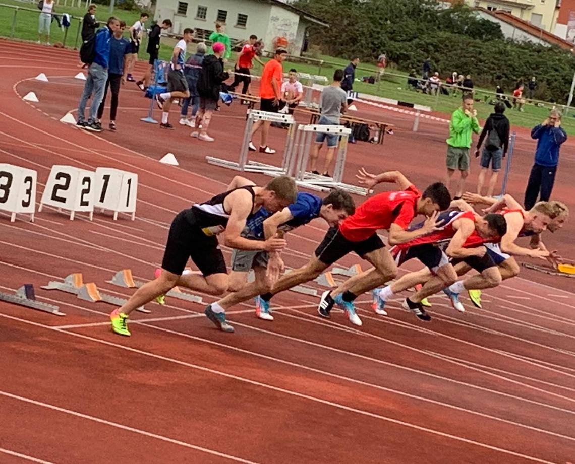 (vorne)Martin beim Start über 100m (vorne)Martin beim Start über 100m
