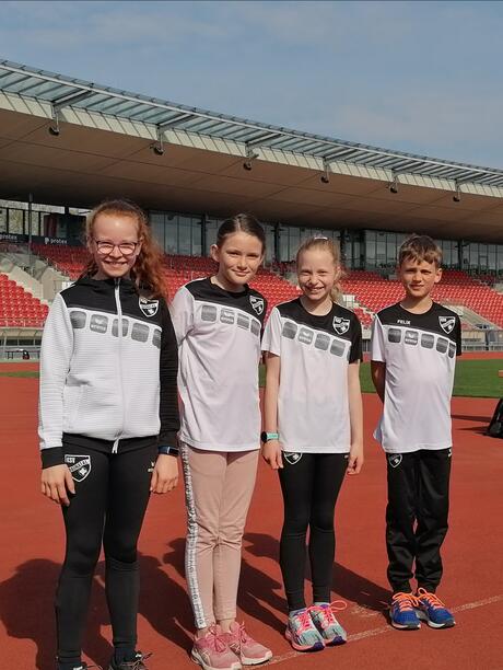 Adell Kuhnke, Alia Hodzic, Sina Gemmerich und Felix Hollstein