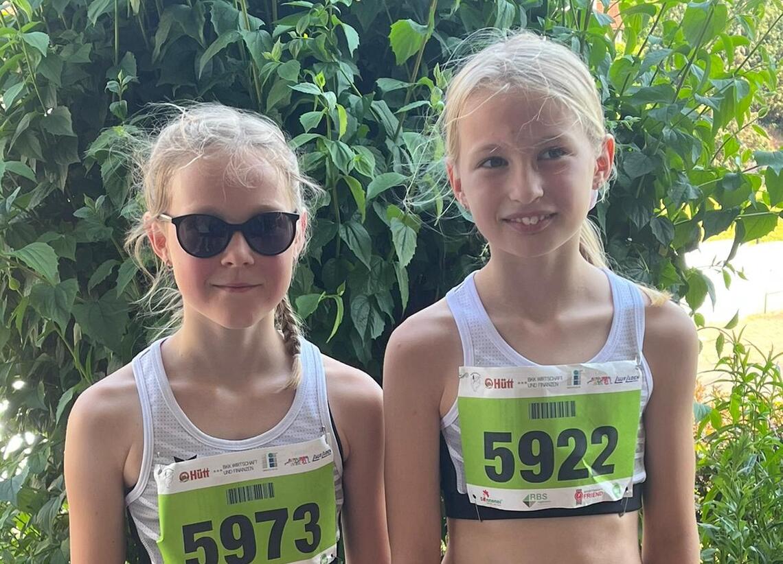 Lenja und Lara gingen über 5km an den Start Lenja und Lara gingen über 5km an den Start