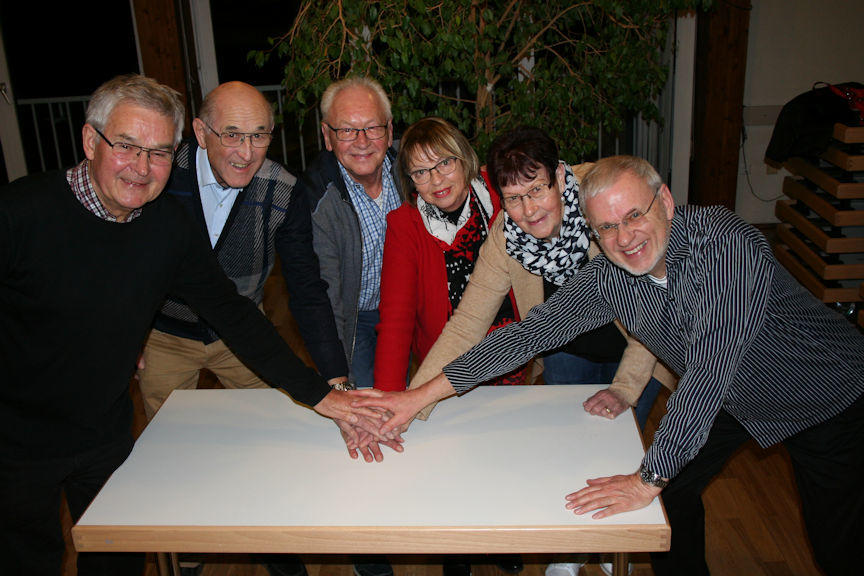 Der neue Vorstand und Delegierte: Wir arbeiten mit Freude “Hand in Hand“ | © KSV Baunatal e.V. | Petanque | 2020 Der neue Vorstand und Delegierte: Wir arbeiten mit Freude “Hand in Hand“ | © KSV Baunatal e.V. | Petanque | 2020