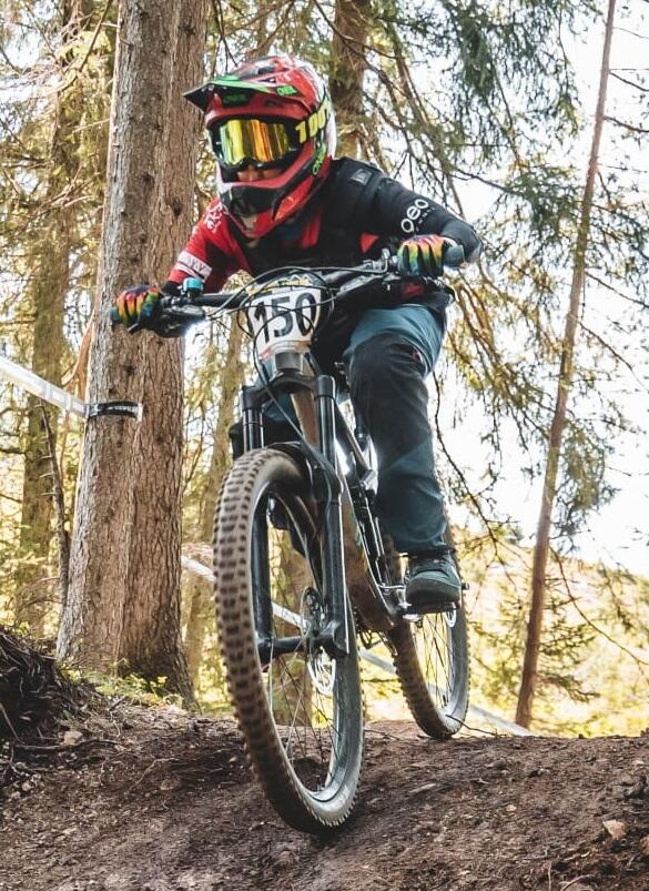 Till bei seinem ersten DH Rennen Till bei seinem ersten DH Rennen