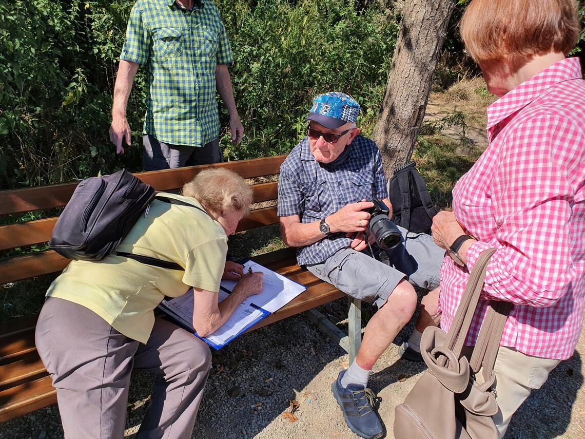 Zettelwirtschaft | © KSV Baunatal e.V. | Wandern | 2020 Zettelwirtschaft | © KSV Baunatal e.V. | Wandern | 2020