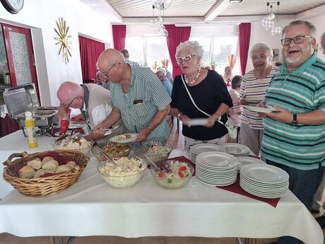 Die Schlacht am klaten Buffet | © 2022 |KSV Baunatal e.V. | Wandern