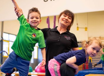 KiSS Kinderturnen mit Zulfia