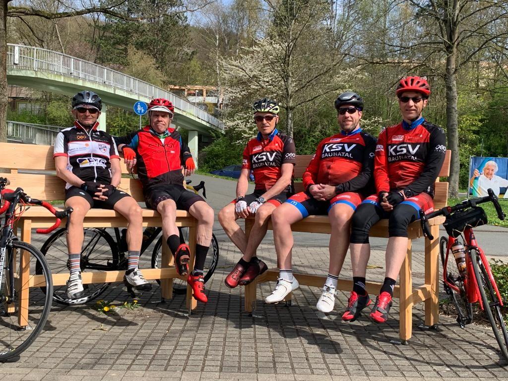 KSV Baunatal Radsportler auf den Beine Baumelbänken KSV Baunatal Radsportler auf den Beine Baumelbänken