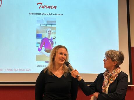 Turnerin Stefanie Sendler und Annette Böhle